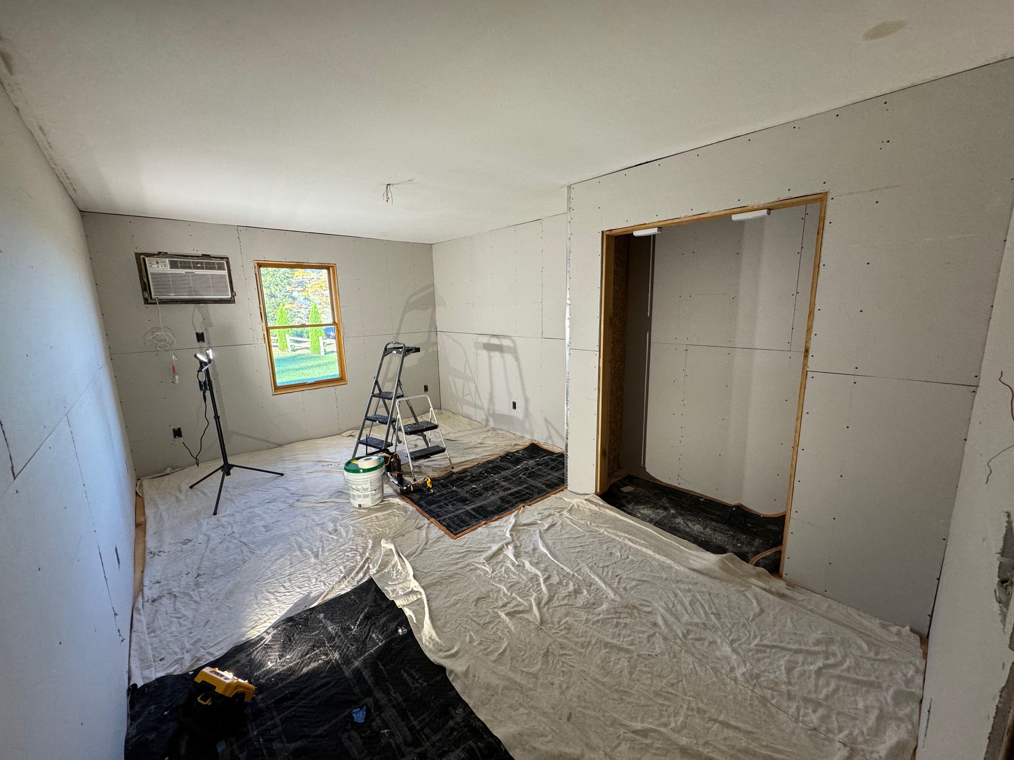 We install sheetrock and do small room renovations